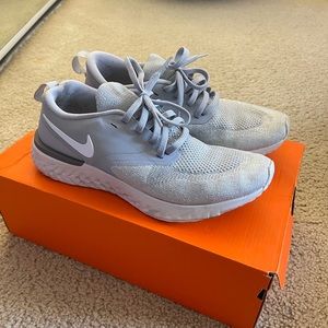 7.5 women’s Nike odyssey react 2 flyknit